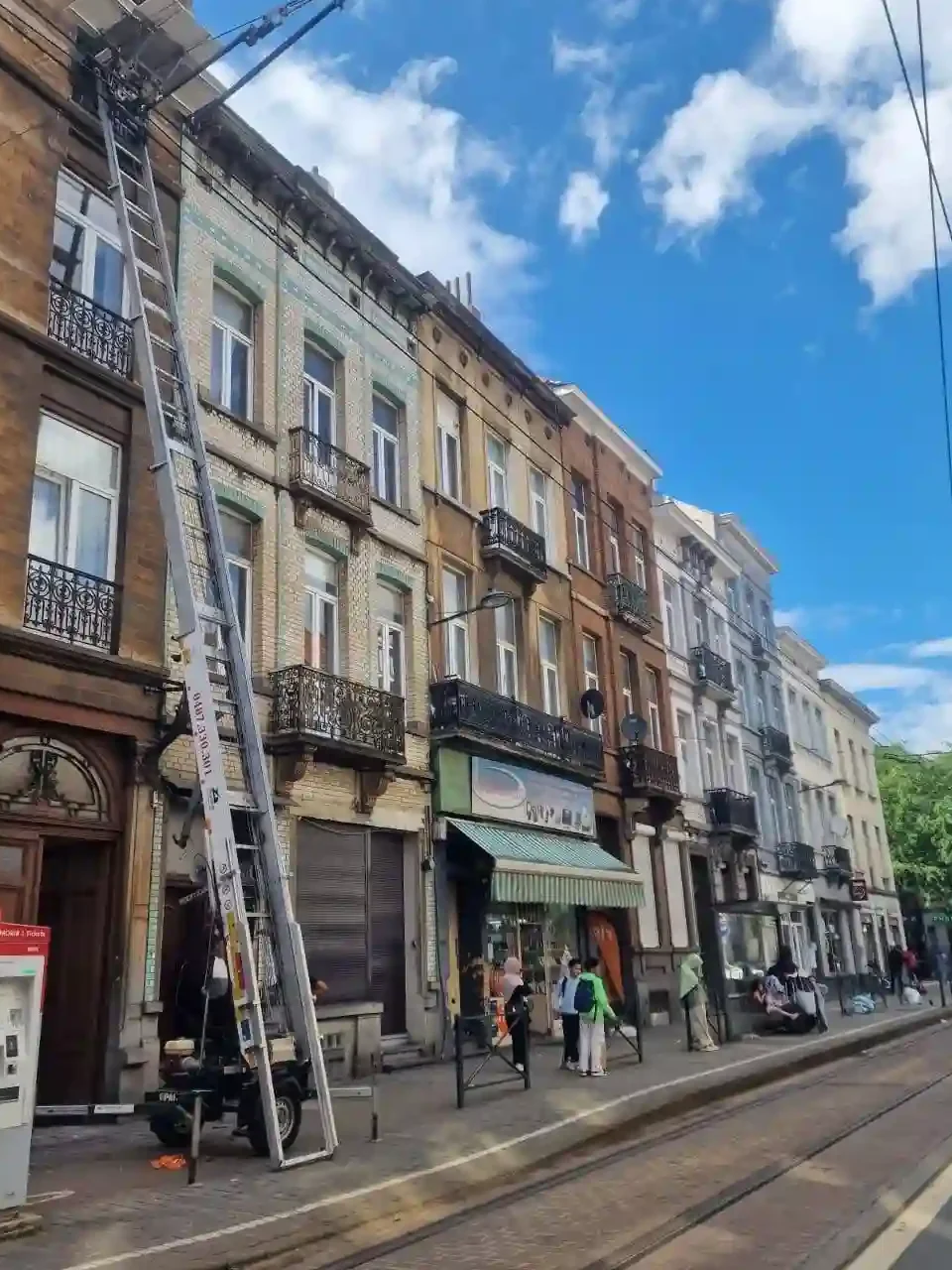 rapidlift-monte-meuble-rue-tram-bruxelles Rapidlift déménagement rue tram bruxelles.